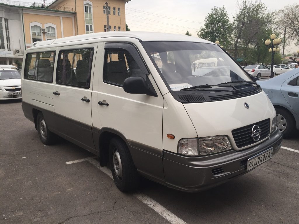MINI VANS TOYOTA GRAND HIACE